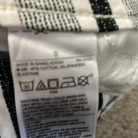 Old Navy pixie mid rise shorts size 0 - Picture 4 of 5